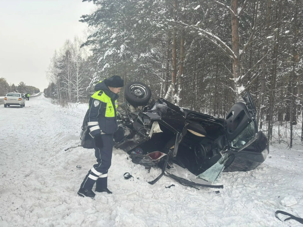Смертельное ДТП на трассе Екатеринбург–Реж: погибли два человека | ДТП под Режом: два человека погибли, один — в больнице