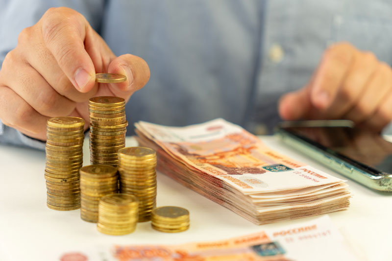 Экономист призывает россиян создавать финансовую подушку безопасности | Экономист Коган призвал людей копить «на чёрный день»