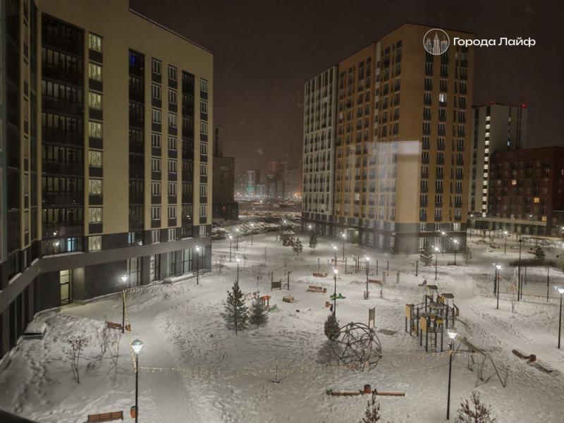 Полы в квартирах покрываются льдинками: как живут в новом ЖК Екатеринбурга | Жильцы ЖК «Тихомиров» Екатеринбурга жалуются на холод и промерзшие окна