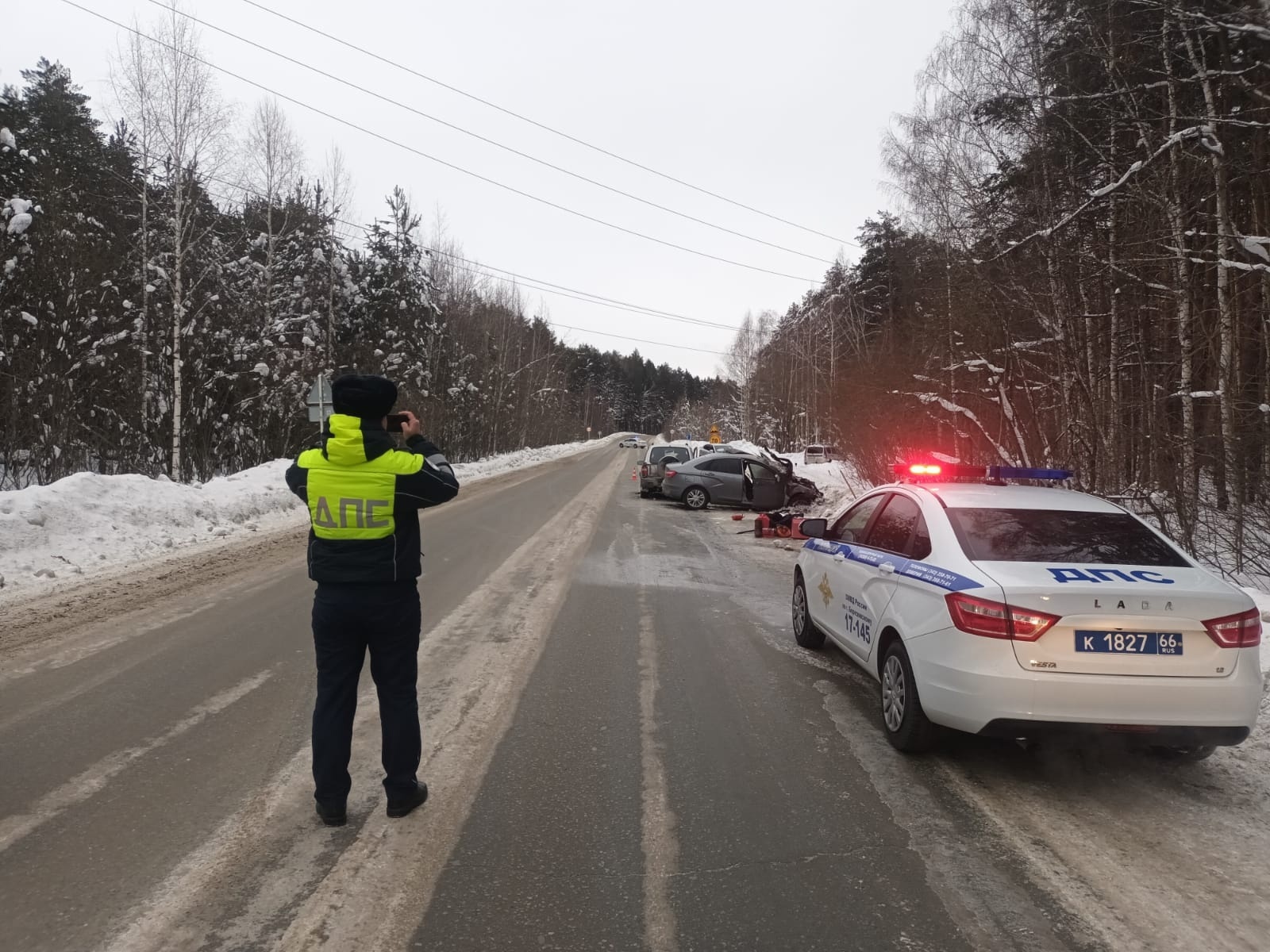 Под Екатеринбургом в ДТП пострадали два человека, из них один несовершеннолетний Под Екатеринбургом в ДТП пострадали два человека, из них один несовершеннолетний