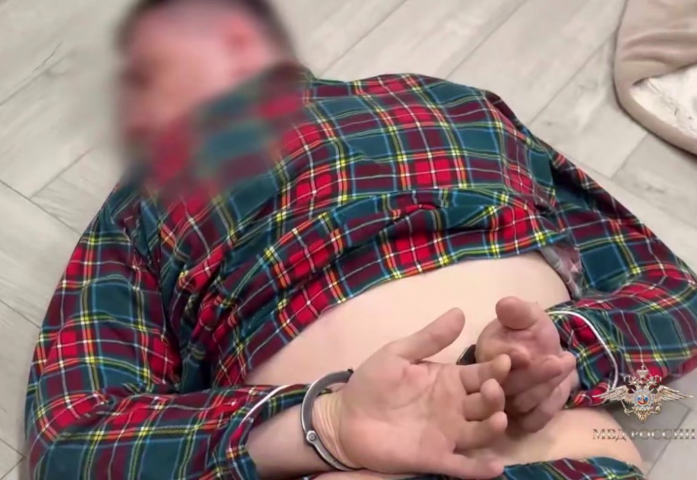 В Тюмени разбойник отнял у клиента банка шесть миллионов рублей  | В Тюмени у клиента банка отняли на улице шесть миллионов рублей 