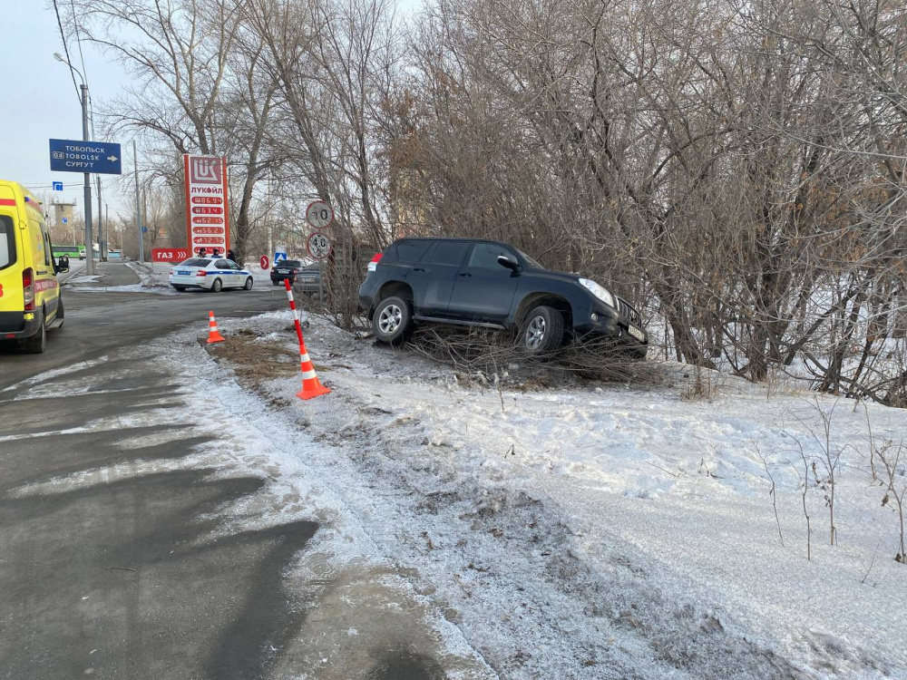 57-летний мужчина погиб за рулём в Тюмени  | В Тюмени 57-летний водитель погиб за рулём 