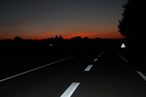 Жуть. В Пермском крае иномарка снесла ребенка Жуть. В Пермском крае иномарка снесла ребенка