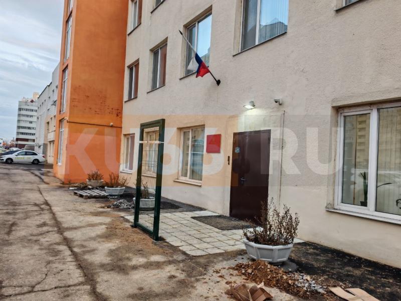 В Екатеринбурге калитка у Минфина превратилась в мем для соцсетей | В Екатеринбурге у Минфина появилась смешная калитка