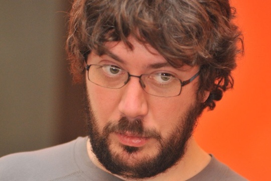 Улицы Екатеринбурга заполнили логотипы Артемия Лебедева