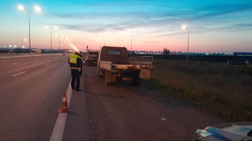 В Екатеринбурге пьяный водитель врезался в иномарки, есть пострадавшие | Пьяный водитель грузовика устроил крупное ДТП в Екатеринбурге В Екатеринбурге пьяный водитель врезался в иномарки, есть пострадавшие | Пьяный водитель грузовика устроил крупное ДТП в Екатеринбурге