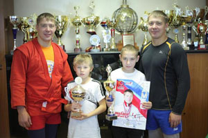 Илья и Дмитрий Лебедевы провели тренировку для воспитанников детского дома