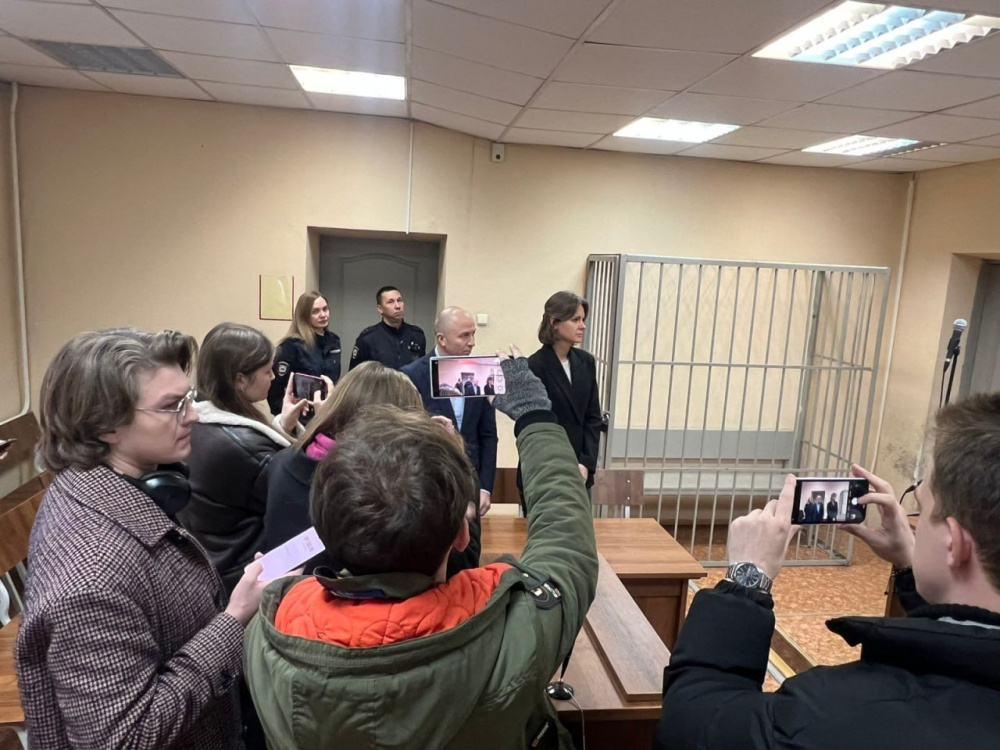 В Екатеринбурге осудили бывшего главного борца с коррупцией  | Бывший главный борец с коррупцией получил в Екатеринбурге четыре года колонии 