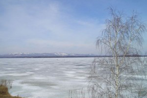 Озерские спасатели выловили машину из озера