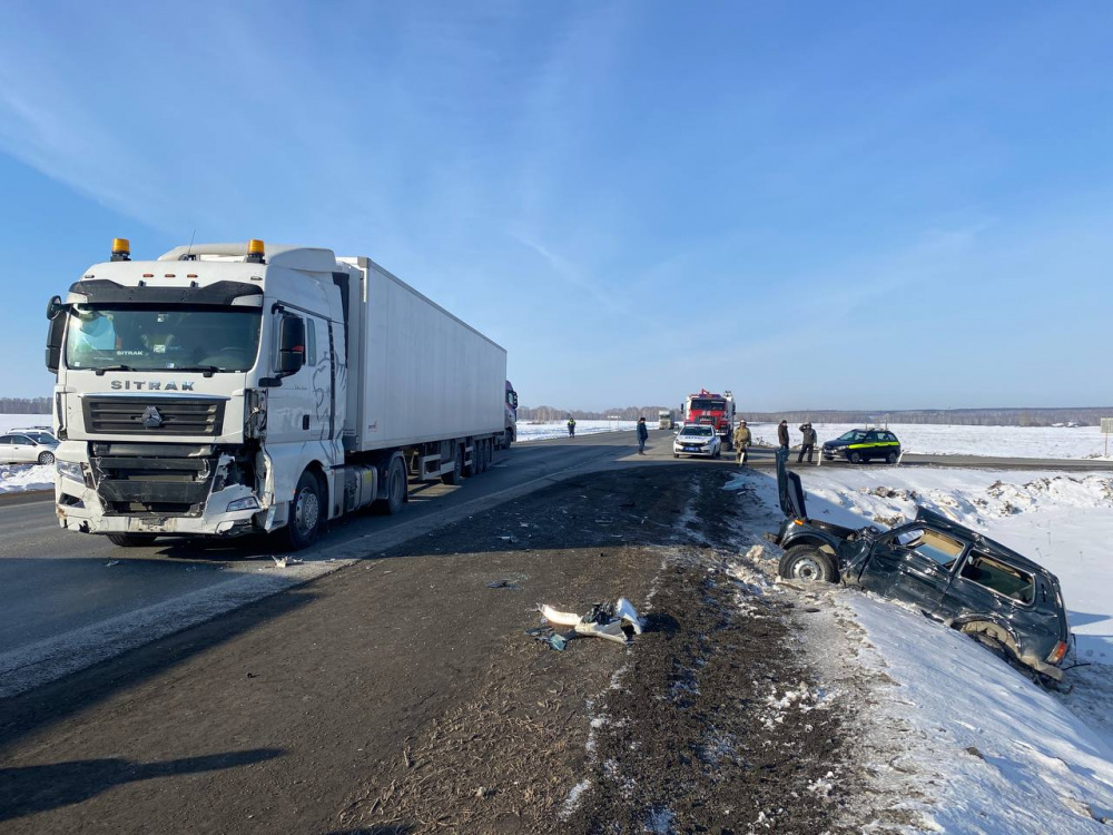Ещё одно смертельное ДТП произошло на тюменской трассе | В Тюменской области произошла ещё одна смертельная авария 