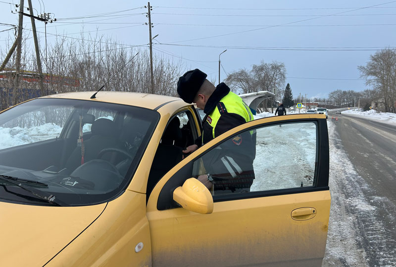 В Сухом Логу женщина пострадала при наезде автомобиля на пешеходном переходе | В Сухом Логу водитель сбил женщину на пешеходном переходе В Сухом Логу женщина пострадала при наезде автомобиля на пешеходном переходе | В Сухом Логу водитель сбил женщину на пешеходном переходе