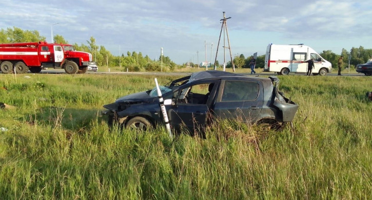 Пять человек разбились на трассе в Челябинской области