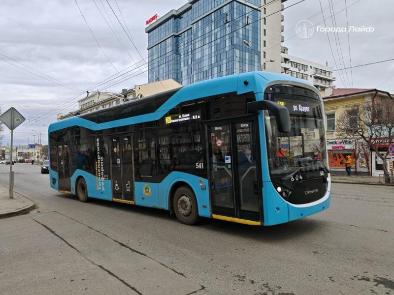В Екатеринбурге не удалось найти перевозчика для четырёх автобусных маршрутов | Четыре автобусных маршрута Екатеринбурга остаются без перевозчика