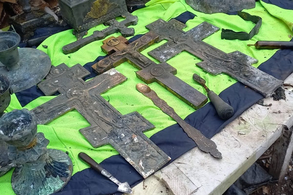 Старинные церковные предметы обнаружили в свердловском селе Старинные церковные предметы обнаружили в свердловском селе