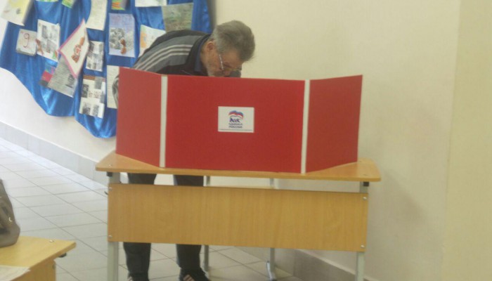 На счетных участках Екатеринбурга не соблюдается тайна голосования