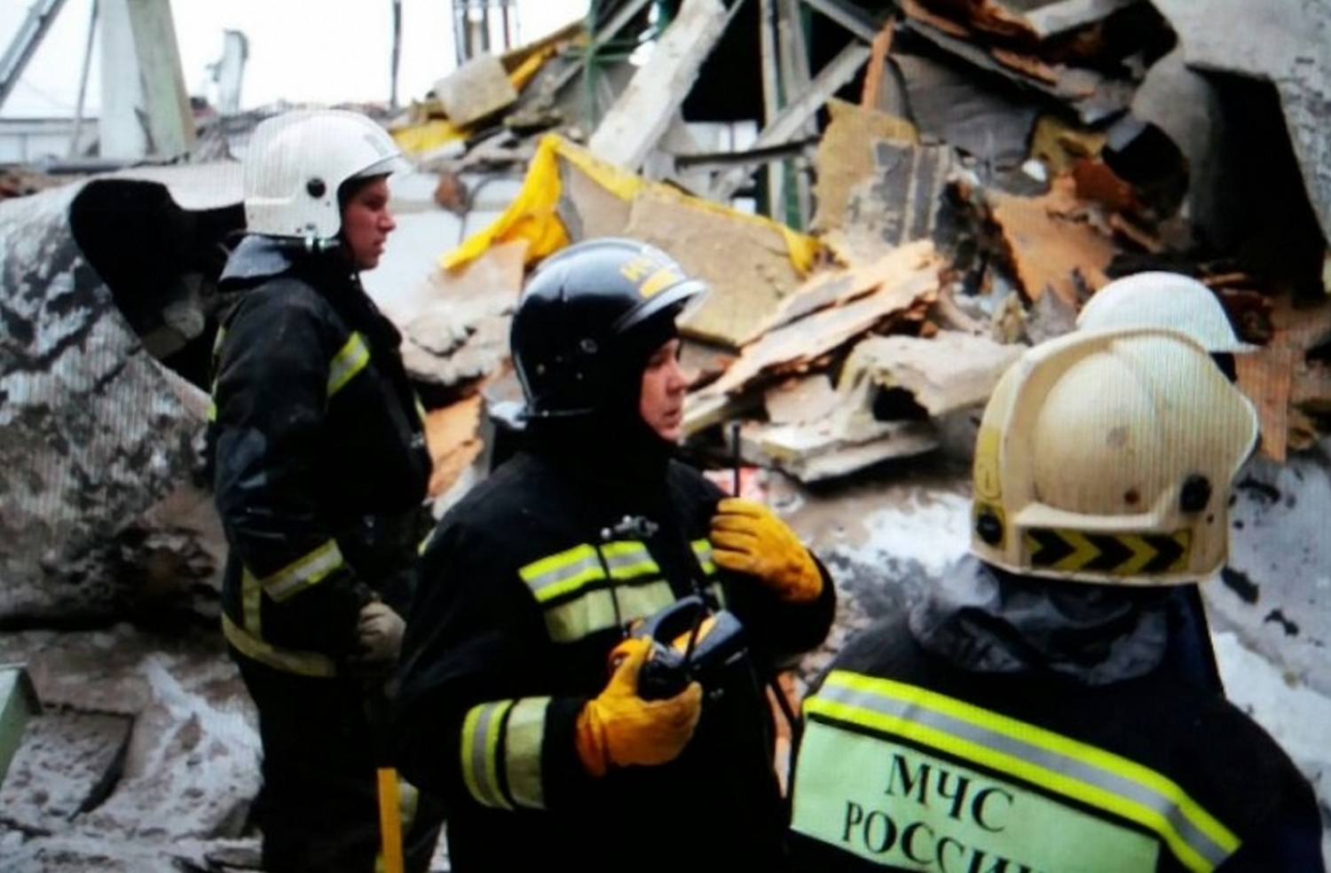 Утром заводчане простились с погибшими 9 ноября под завалами крыши