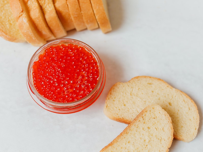 В России введут обязательную маркировку красной и черной икры В России введут обязательную маркировку красной и черной икры