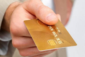 Житель Екатеринбурга решил прожить месяц, пользуясь только банковской картой