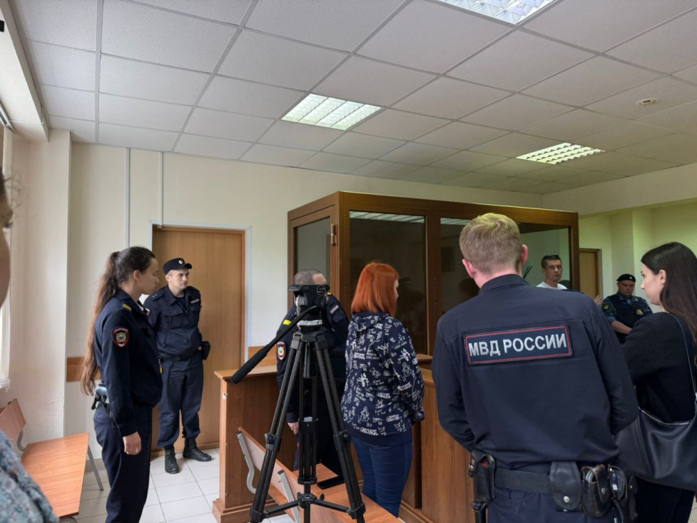 Молодую свердловчанку осудили за истязание и оставление маленькой дочери в опасности  | На Урале молодую мать осудили за истязание собственного ребенка