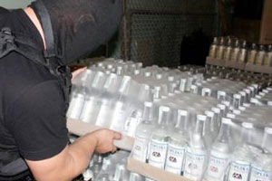 В 2013 году в УрФО выявлено 645 тыс. литров нелегального алкоголя