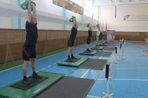 Победителям чемпионата ЦВО по гиревому спорту вручены награды с олимпийской символикой Победителям чемпионата ЦВО по гиревому спорту вручены награды с олимпийской символикой