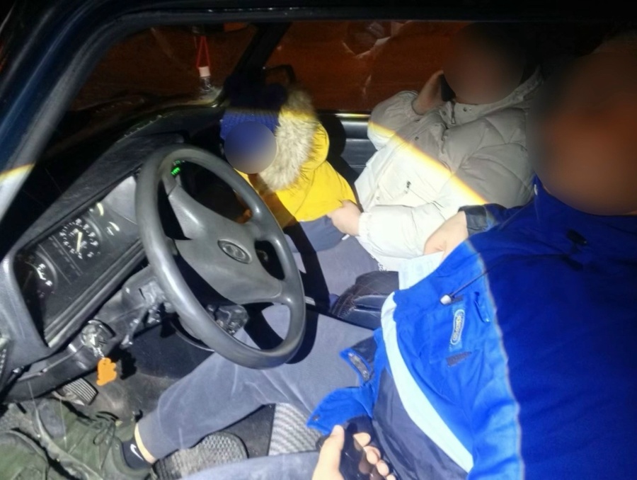 «Везли полуторагодовалого ребенка на коленях»: в Каменске-Уральском оштрафовали водителя | В Каменске-Уральском родители везли полуторагодовалого ребенка на коленях