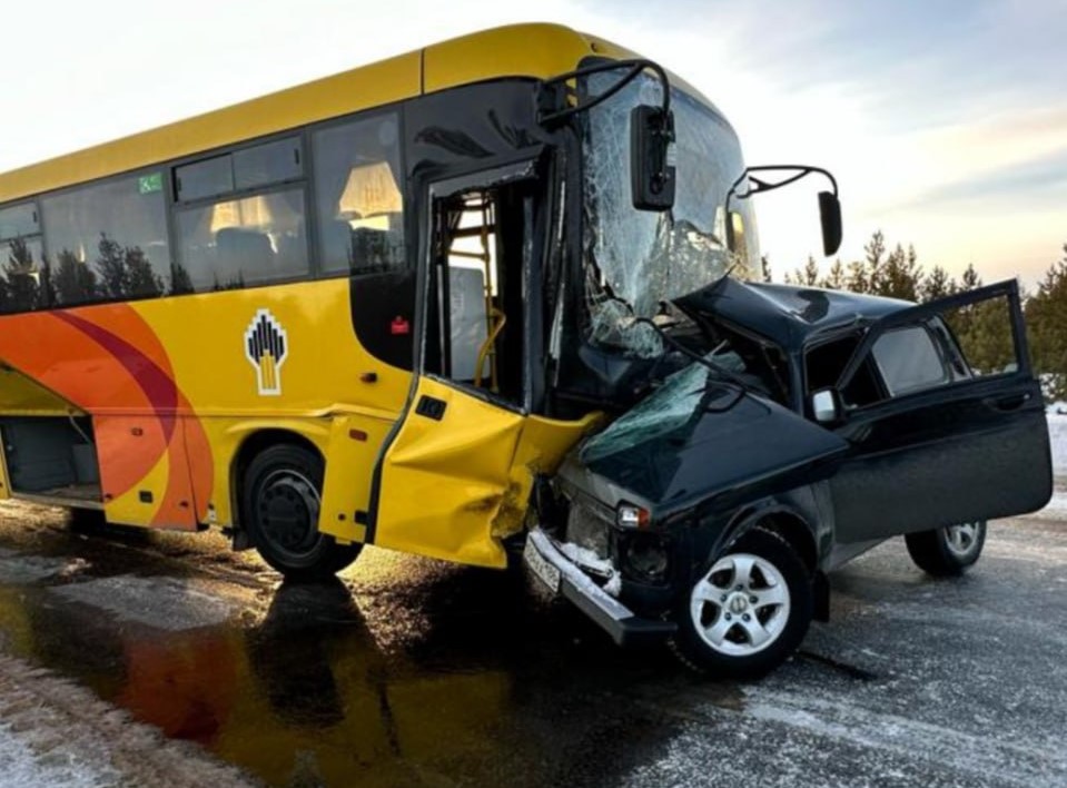 На Ямале в ДТП погибли три человека На Ямале в ДТП погибли три человека