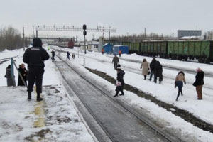 На станции Сургут полицейские ловили пассажиров, переходивших пути в запрещенных местах На станции Сургут полицейские ловили пассажиров, переходивших пути в запрещенных местах