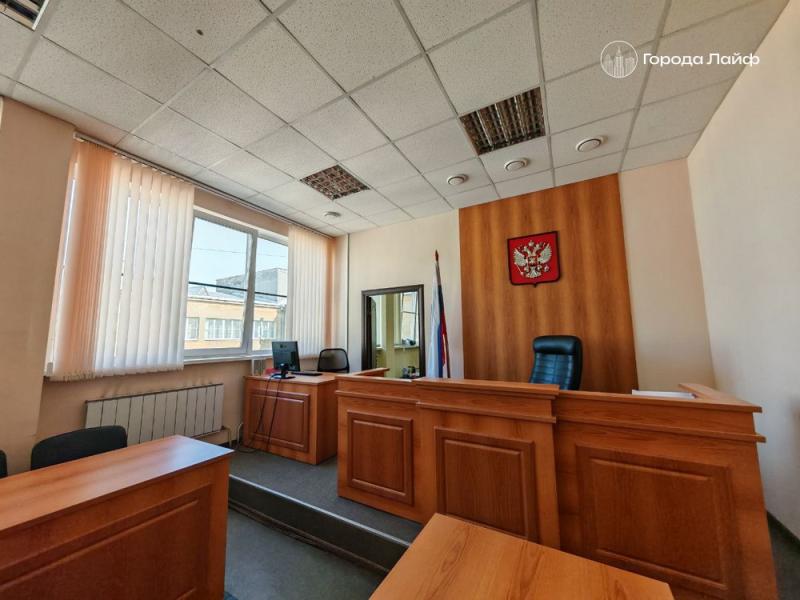 В Екатеринбурге эвакуировали Кировский районный суд из-за сообщения о минировании | В Екатеринбурге эвакуировали Кировский районный суд В Екатеринбурге эвакуировали Кировский районный суд из-за сообщения о минировании | В Екатеринбурге эвакуировали Кировский районный суд