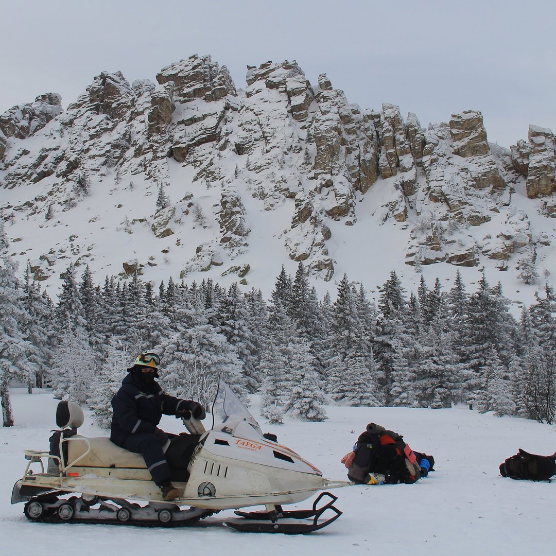 В Челябинской области лыжница из Самары врезалась в дерево при спуске с горы 