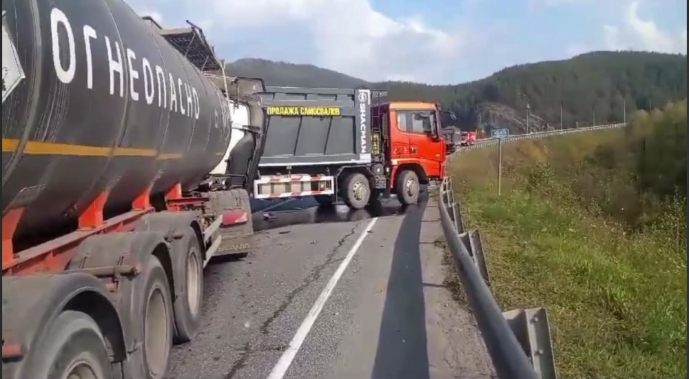В Челябинской области на трассе столкнулись пять машин | Под Челябинском пять машин попали в ДТП В Челябинской области на трассе столкнулись пять машин | Под Челябинском пять машин попали в ДТП