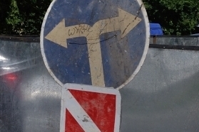 В Екатеринбурге асфальт закатывают в дороги по второму разу В Екатеринбурге асфальт закатывают в дороги по второму разу