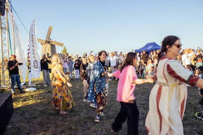 Аркаим побил рекорд посещаемости: 150 тысяч туристов, фестивали и новые экспозиции в этом году | В Аркаиме в 2025 году зафиксировали резкий рост числа туристов 