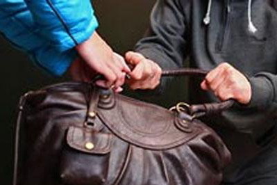 Челябинск: открыто напал и ограбил Челябинск: открыто напал и ограбил