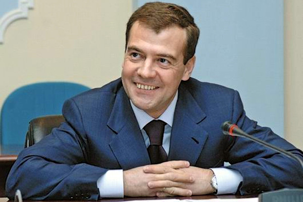 Медведев намерен увеличить штрафы за нарушения на дорогах до 500 тысяч рублей