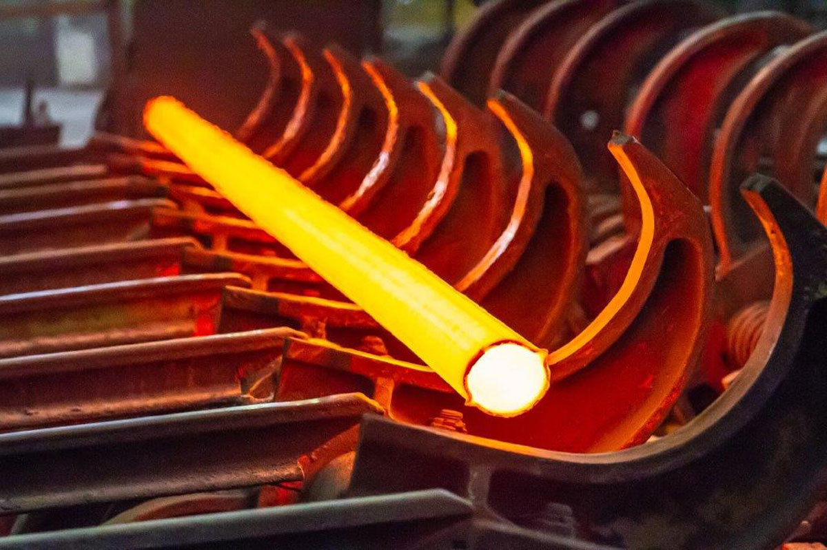 На Синарском трубном заводе после модернизации запустили ключевой трубопрокатный агрегат ТПА-140 | На СинТЗ после модернизации снова запустили трубопрокатный стан ТПА-140