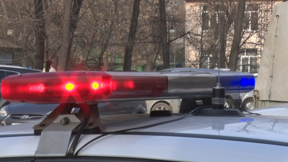 На перекрёстке в Тюмени столкнулись «BMW» и машина скорой помощи  | В Тюмени на перекрёстке столкнулись скорая помощь и «BMW»