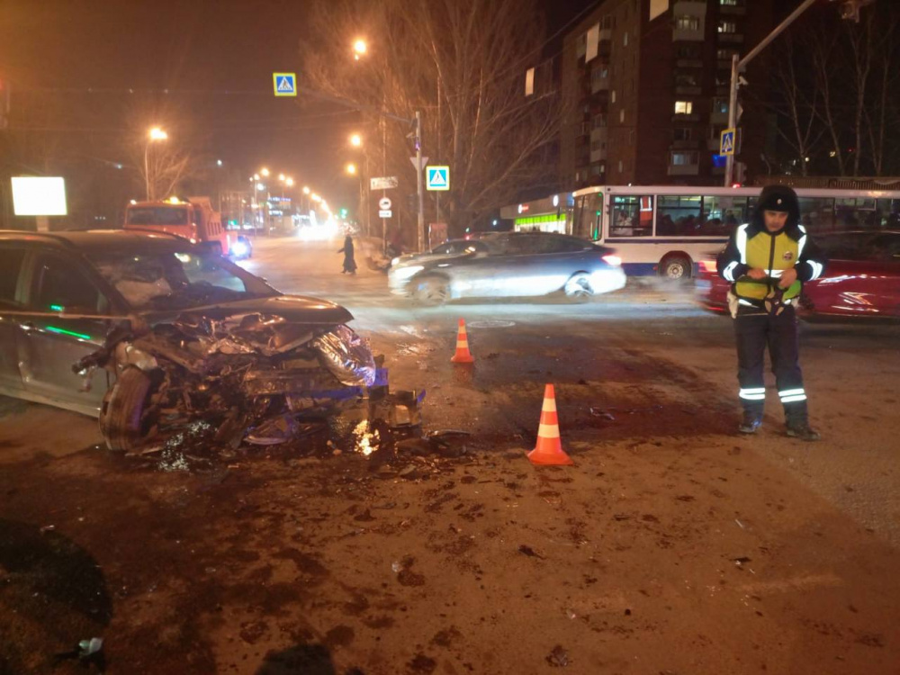 Два маленьких мальчика получили травмы в ДТП в Екатеринбурге | В ДТП в Екатеринбурге пострадали два ребёнка Два маленьких мальчика получили травмы в ДТП в Екатеринбурге | В ДТП в Екатеринбурге пострадали два ребёнка