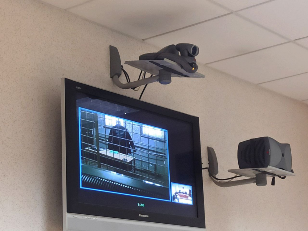 Бывший вице-мэр Екатеринбурга избежал наказания за вымогательство  | Суд не стал наказывать экс-замглавы Екатеринбурга за вымогательство