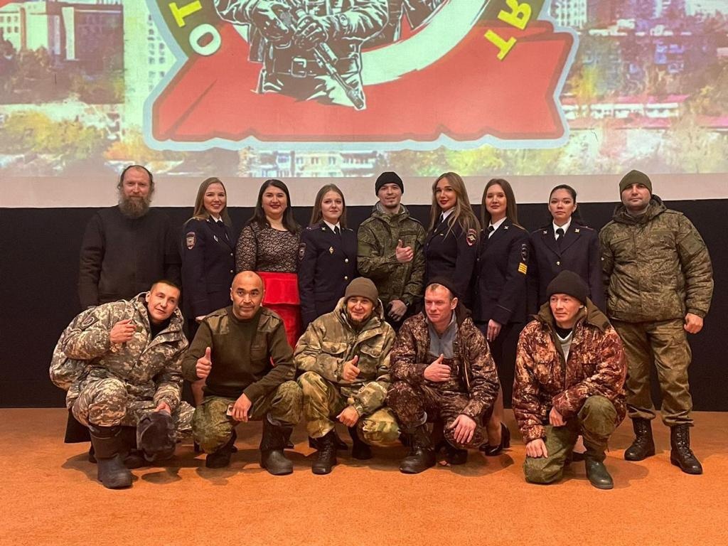 Свердловские полицейские организовали концерт для участников СВО Свердловские полицейские организовали концерт для участников СВО