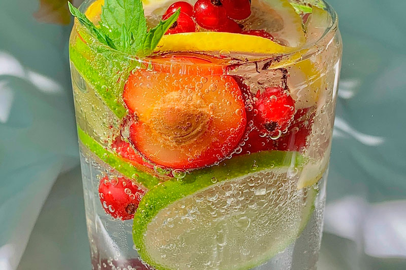 Почему нельзя пить холодное: чем вредны ледяные напитки для иммунитета по мнению фармаколога | Фармаколог Кондрахин объяснил, почему вредно пить ледяные напитки