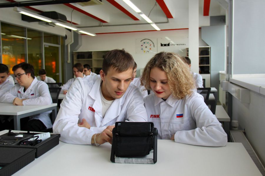 В свердловских колледжах и техникумах бесплатно примут 26,5 тысяч студентов  | На Урале колледжи и техникумы примут 26,5 студентов в 2025 году 