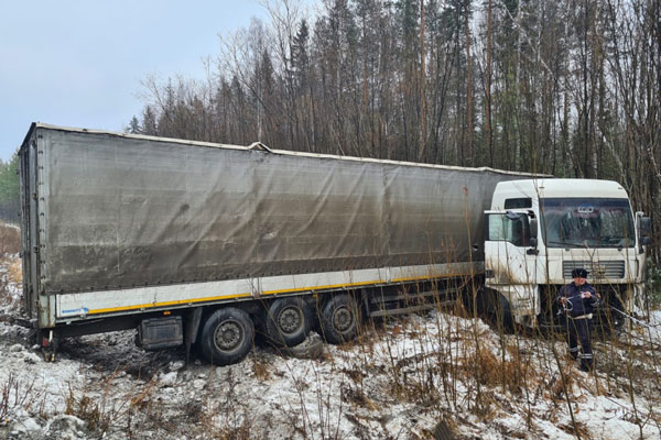На Среднем Урале в ДТП погиб водитель фуры