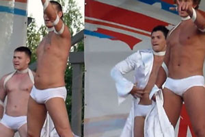 По стопам Гельмана. В Пермском крае на культурное мероприятие власти пригласили стриптизеров По стопам Гельмана. В Пермском крае на культурное мероприятие власти пригласили стриптизеров