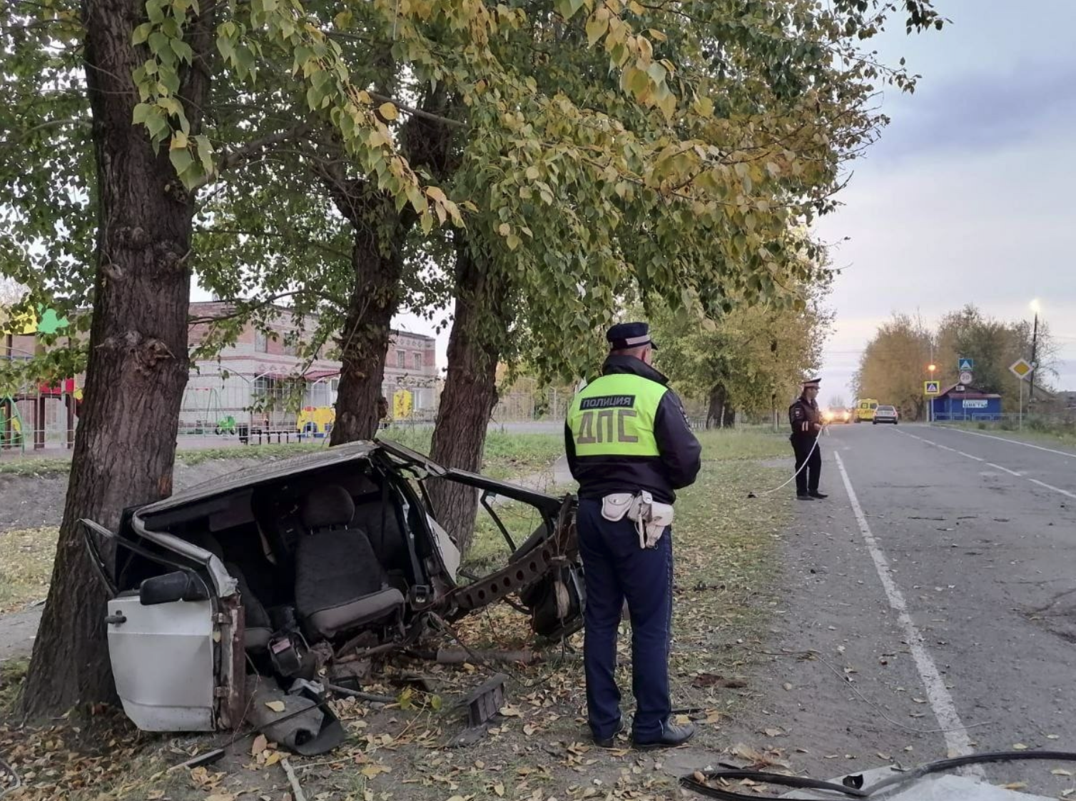 На Урале в результате ДТП автомобиль разорвало на части