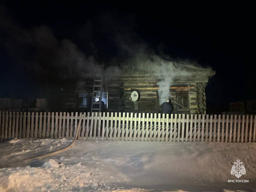 В Тюменской области человек погиб при пожаре  | Под Тюменью небольшой пожар погубил человека 