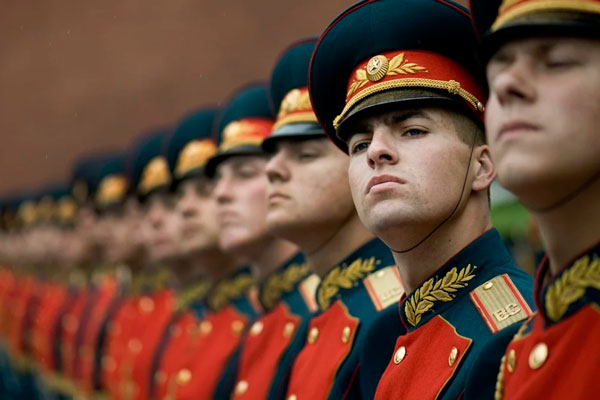 Свердловчане рассказали о плюсах и минусах военной карьеры