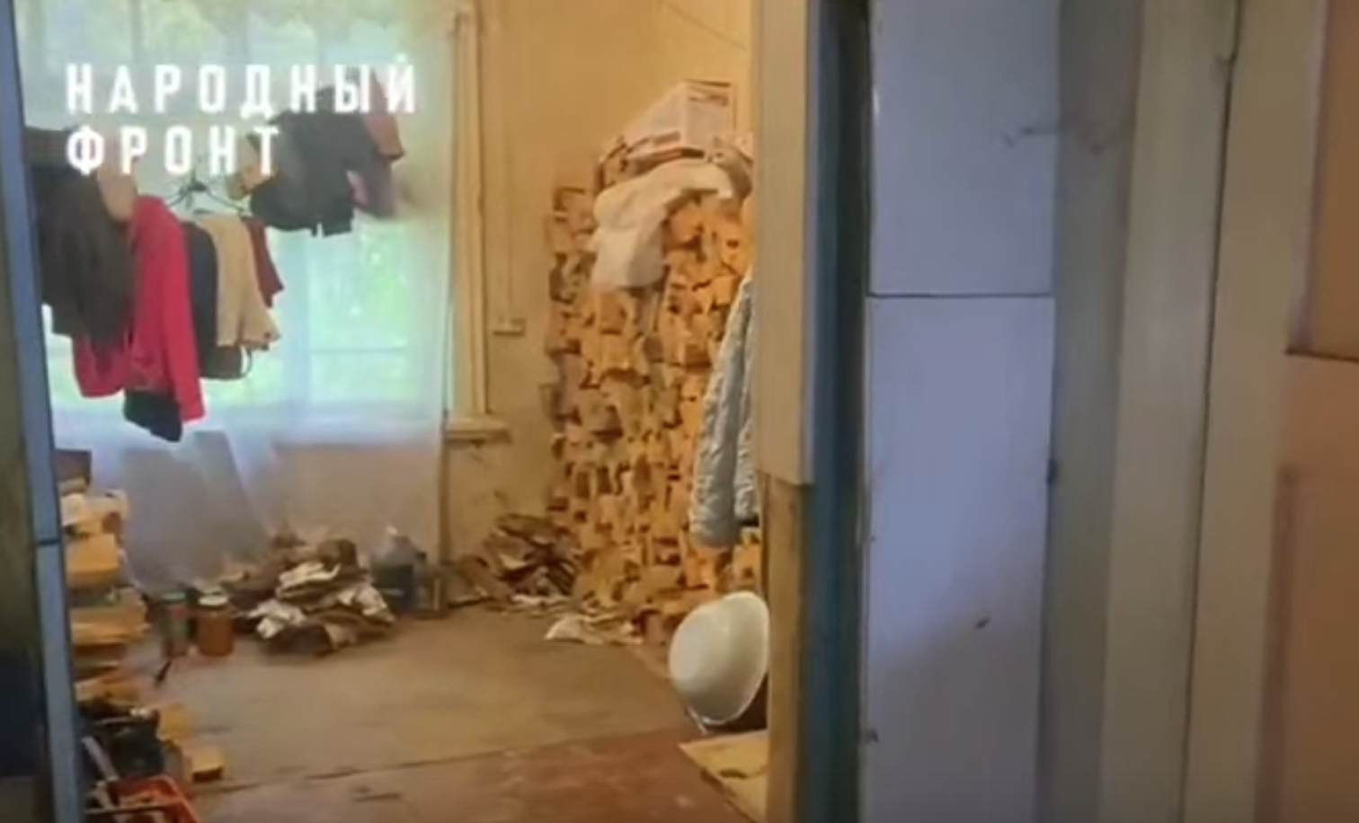 Жизнь в аду: Инвалид в сарае, крысы и ледяное отопление в аварийном жилье Свердловской области Жизнь в аду: Инвалид в сарае, крысы и ледяное отопление в аварийном жилье Свердловской области