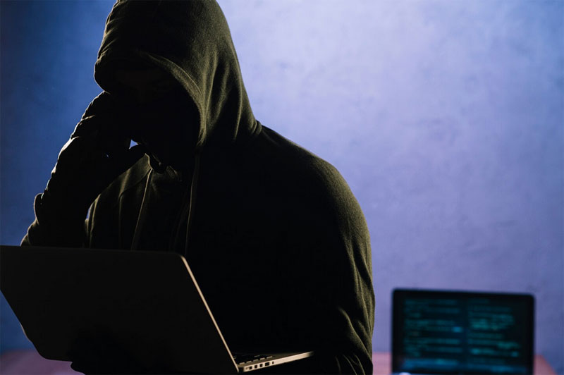 Телефонные мошенники убедили свердловчанку продать квартиру и отдать деньги | Пожилая жительница Ревды лишилась квартиры из-за мошенников 