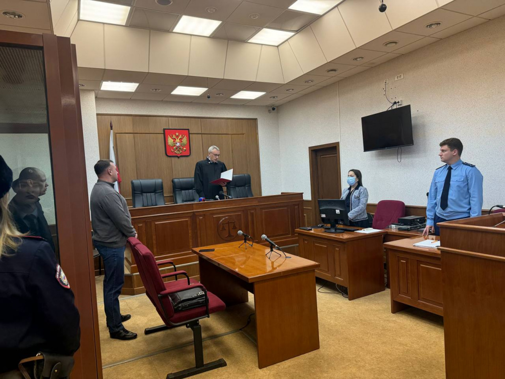 Эдуард Голиков уедет в колонию за убийство 16-летней Даны  | Уральцу дали 21 год за убийство 16-летней девушки 